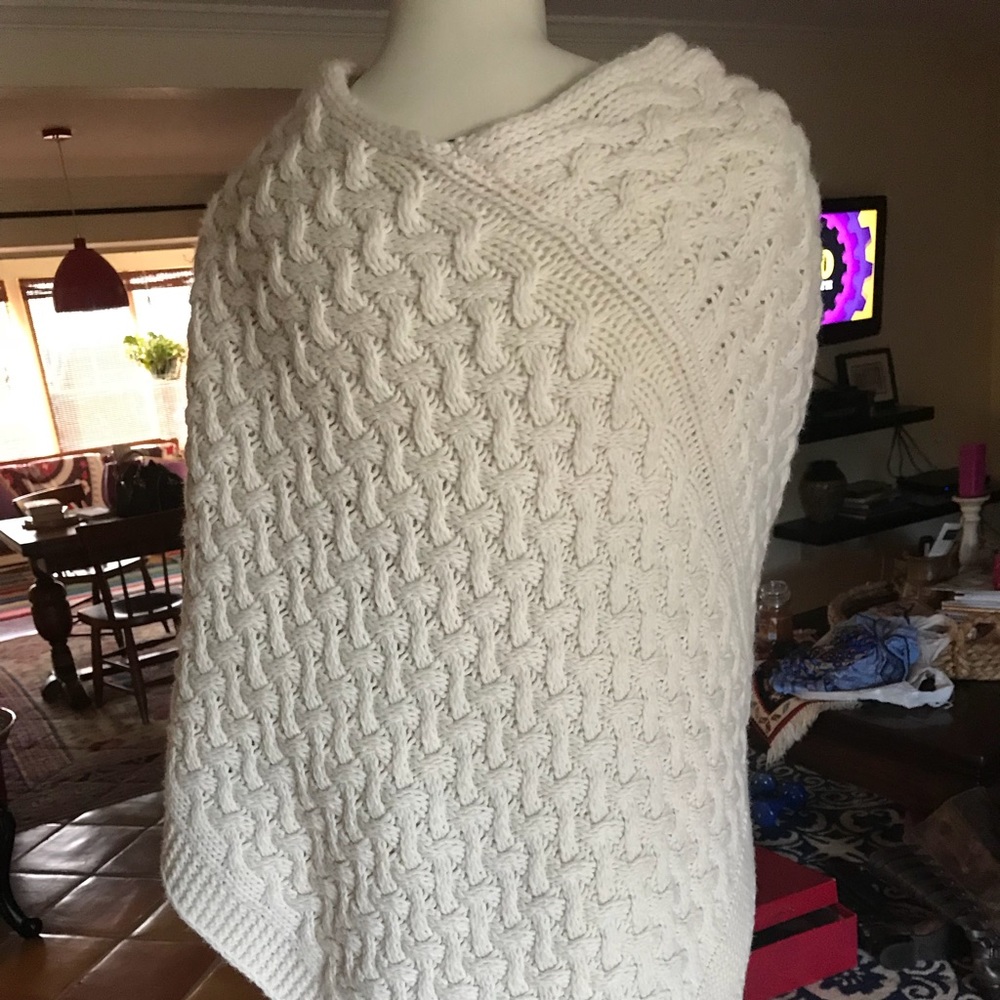 Cocogio poncho wrap sweater cape
